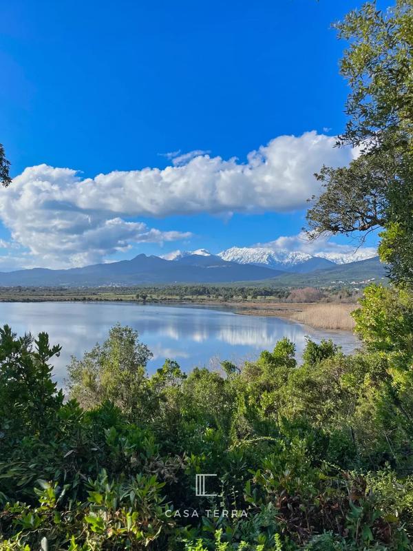 Villa - 271 m² - 9 pièces