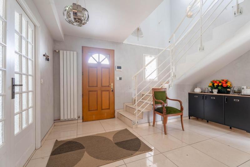 Maison - 210 m² - 8 pièces