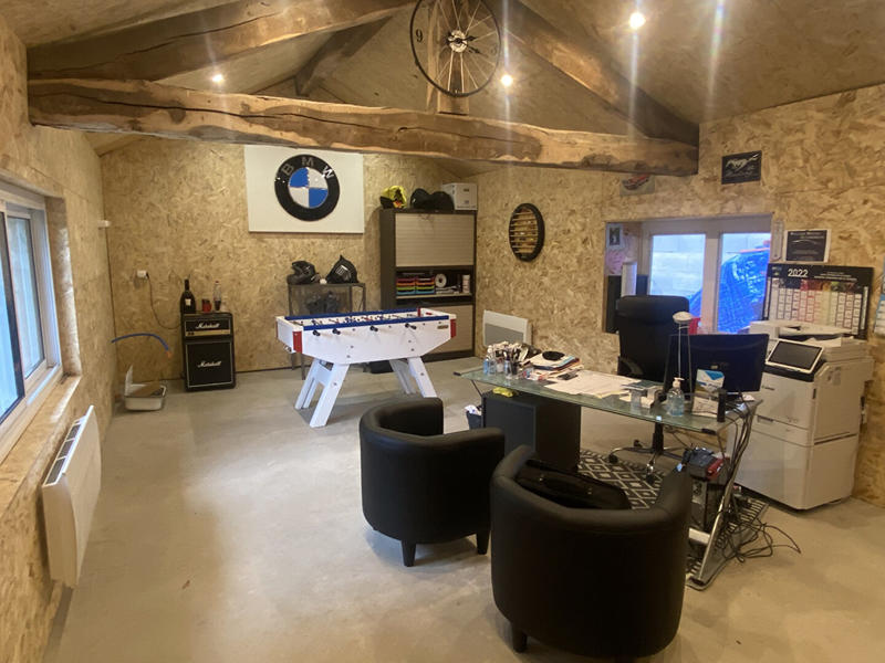 Maison - 325 m² - 10 pièces