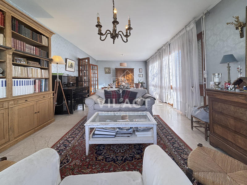 Maison - 200 m² - 7 pièces