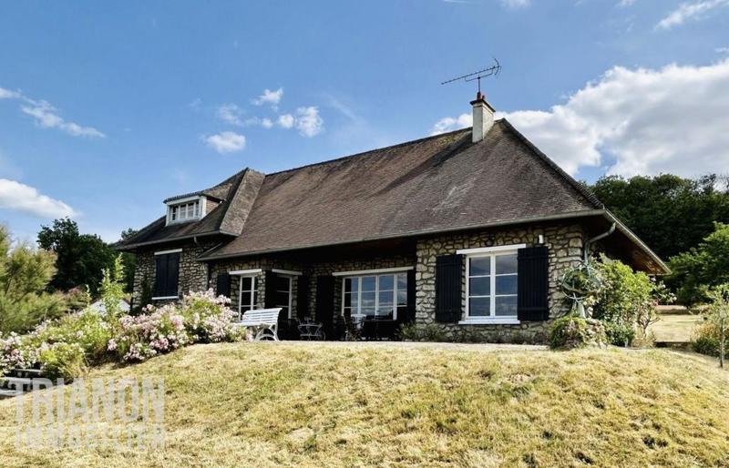 Maison - 290 m² - 9 pièces