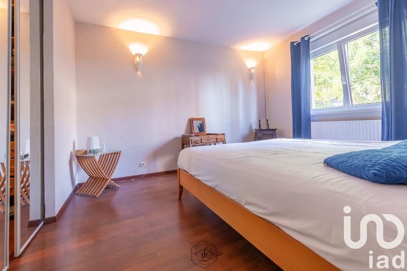 Maison - 210 m² - 7 pièces