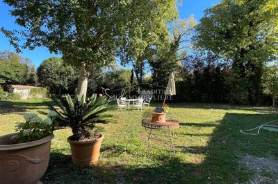 Maison - 270 m² - 6 pièces