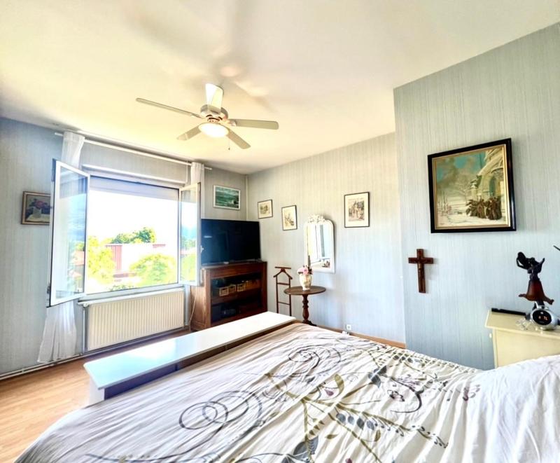 Maison - 256 m² - 6 pièces