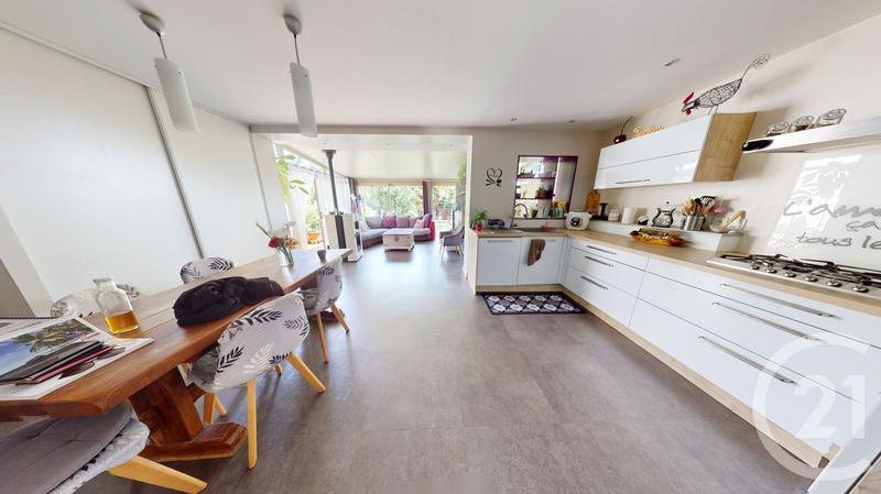 Maison - 112 m² - 6 pièces