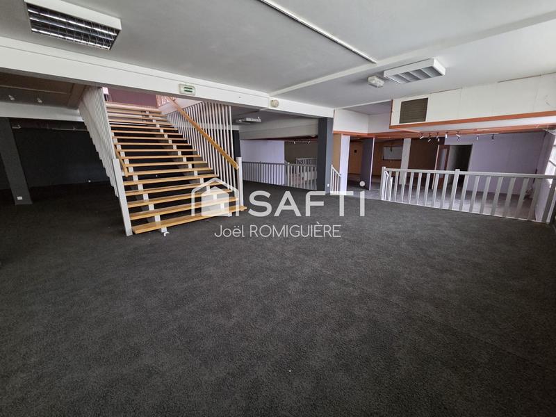 Local commercial - 1 356 m² - 3 pièces