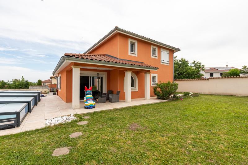 Maison - 208 m² - 8 pièces