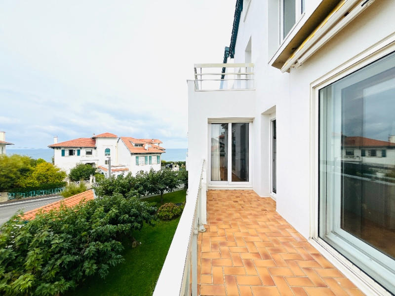 Appartement - 99 m² - 4 pièces