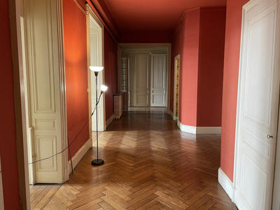 Appartement - 220 m² - 7 pièces