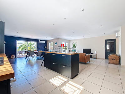 Maison contemporaine - 186 m² - 6 pièces