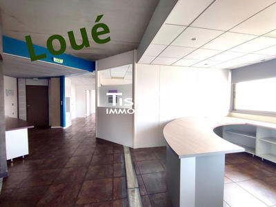 Bureau - 157 m² - 1 pièce