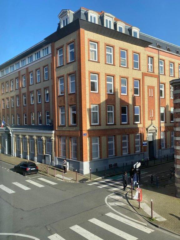 Chambre - 13 m² - 9 pièces