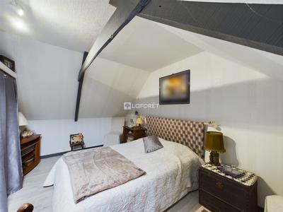 Maison - 180 m² - 8 pièces