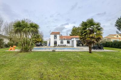 Maison - 170 m² - 6 pièces