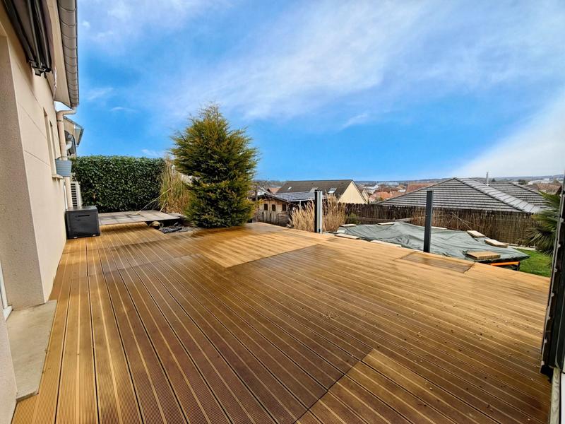 Maison - 102 m² - 5 pièces