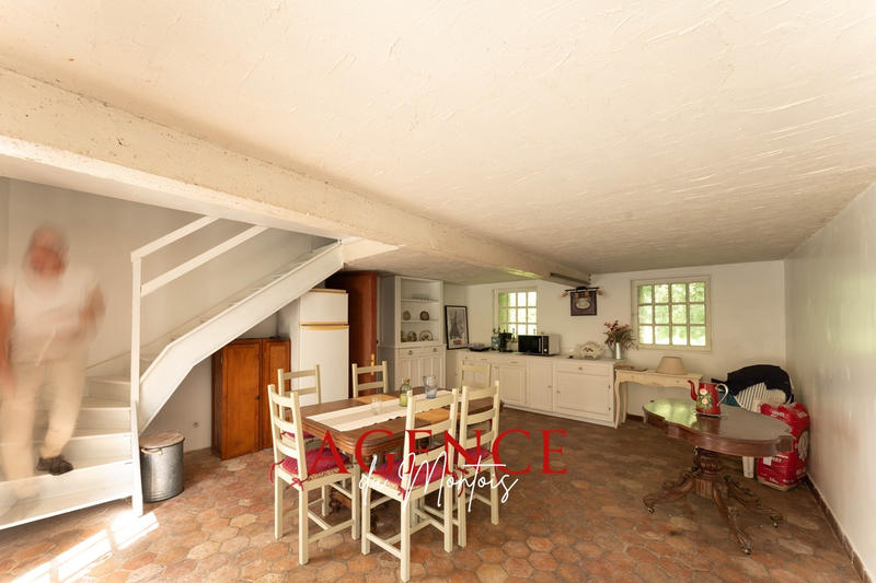 Propriété - 230 m² - 6 pièces