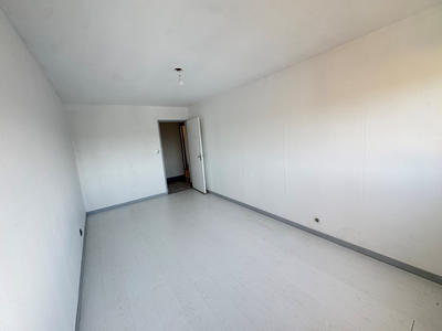 Appartement - 77 m² - 3 pièces