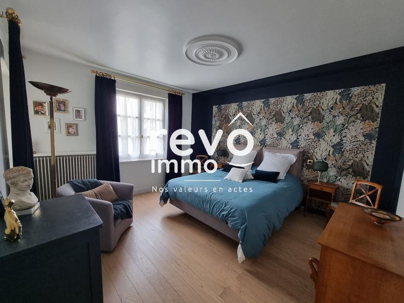 Maison - 213 m² - 7 pièces