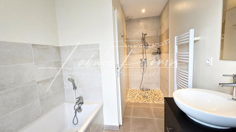 Maison - 96 m² - 4 pièces