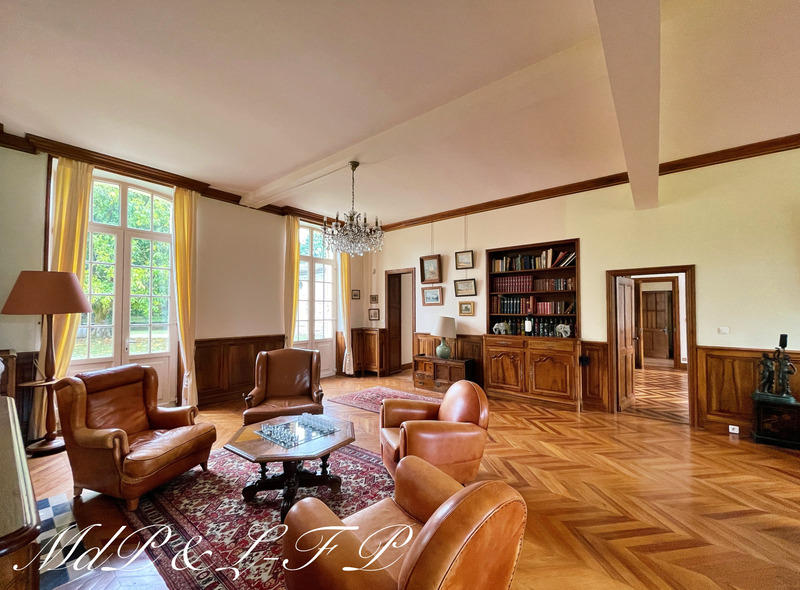 Maison bourgeoise - 700 m² - 19 pièces