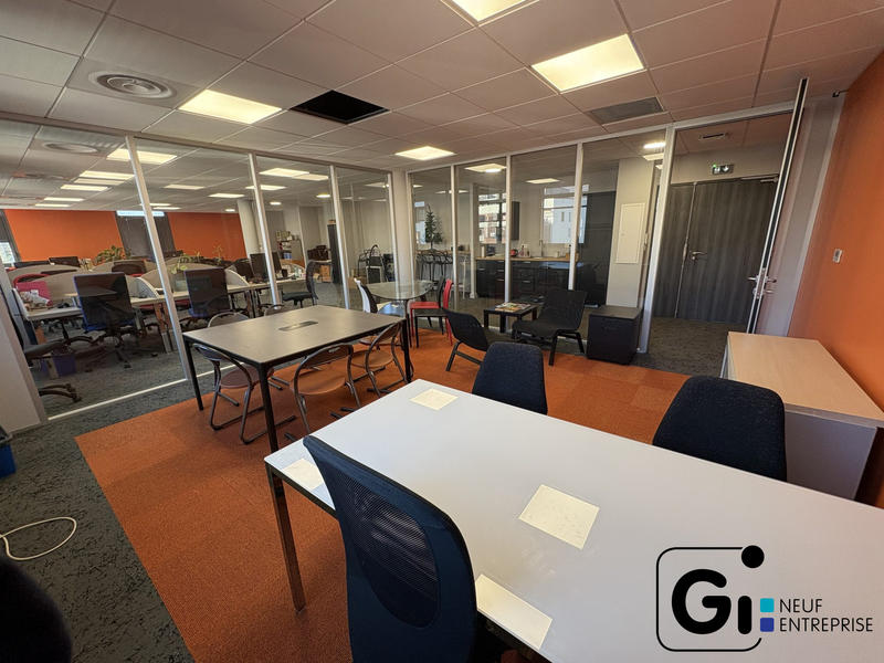 Bureau - 126 m² - 2 pièces