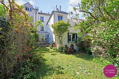 Villa - 220 m² - 8 pièces