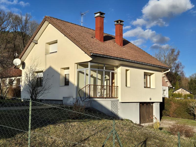 Maison traditionnelle - 95 m² - 5 pièces