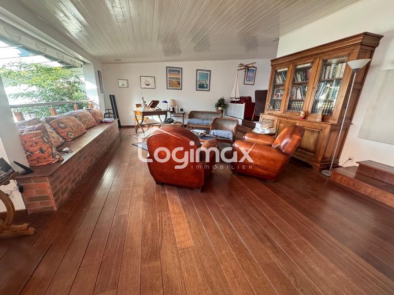 Maison - 200 m² - 5 pièces