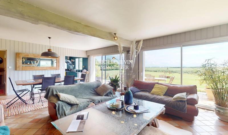 Maison - 270 m² - 8 pièces