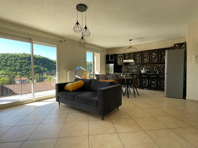 Appartement - 75 m² - 3 pièces