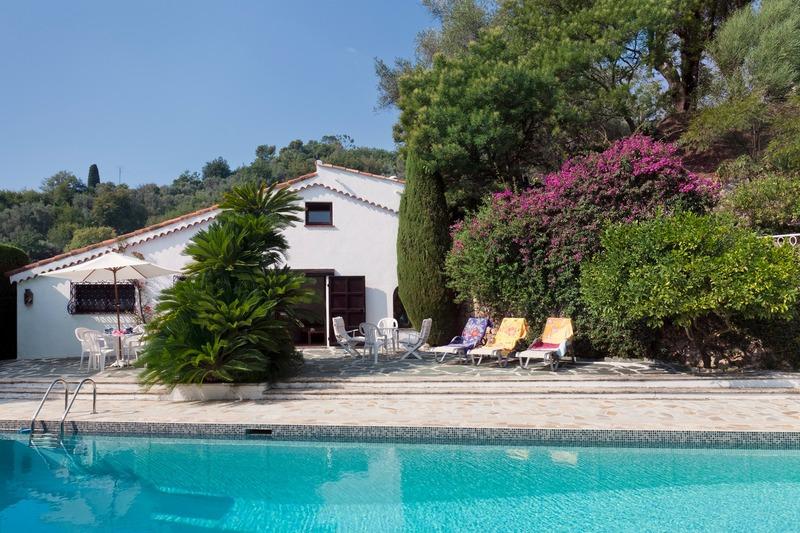 Propriété - 741 m² - 12 pièces