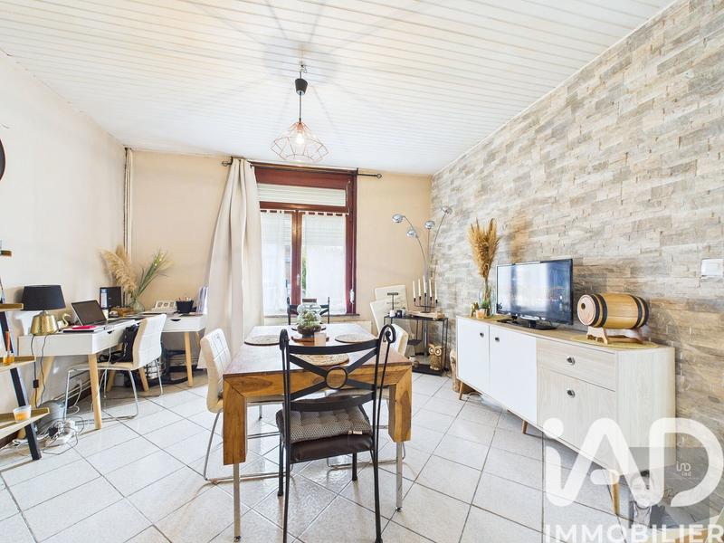 Maison - 90 m² - 5 pièces