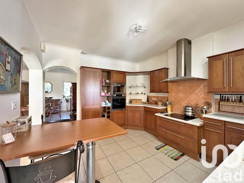 Maison - 210 m² - 8 pièces