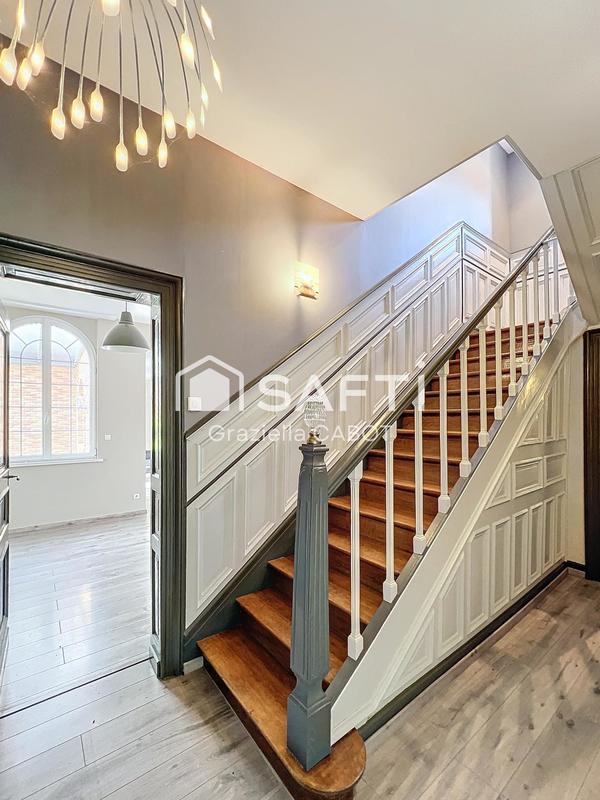 Maison de maîtres - 352 m² - 8 pièces