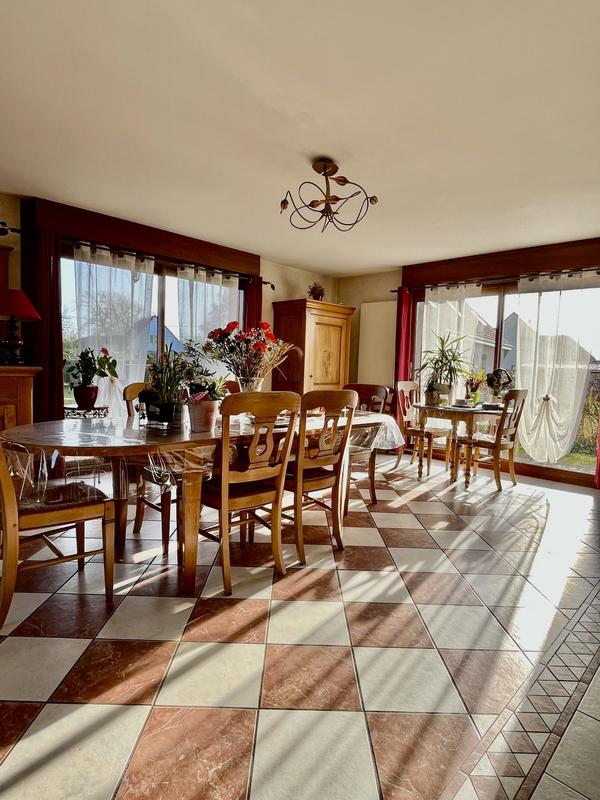 Maison traditionnelle - 274 m² - 8 pièces