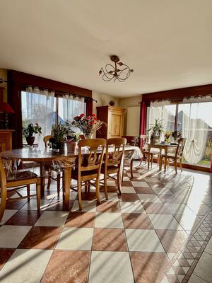 Maison traditionnelle - 274 m² - 8 pièces