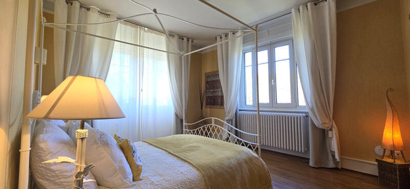 Maison - 380 m² - 11 pièces