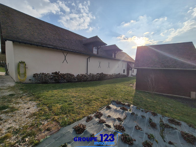 Maison - 207 m² - 5 pièces