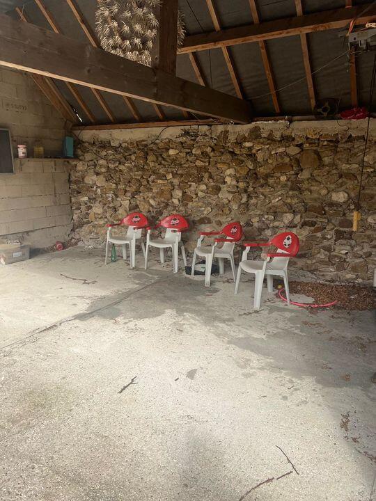 Maison - 300 m² - 5 pièces