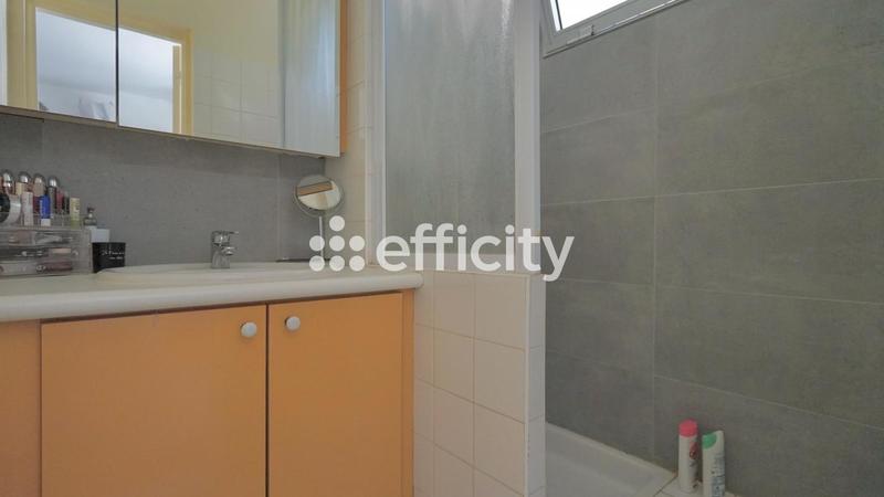 Appartement - 80 m² - 3 pièces