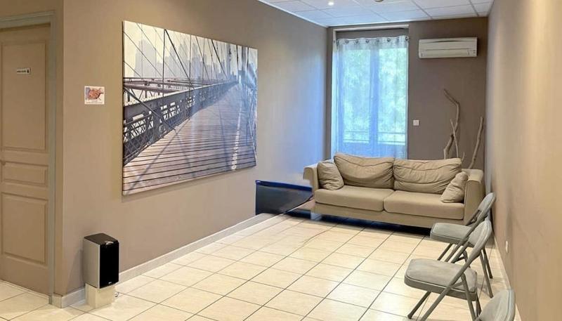 Local commercial - 90 m² - 4 pièces