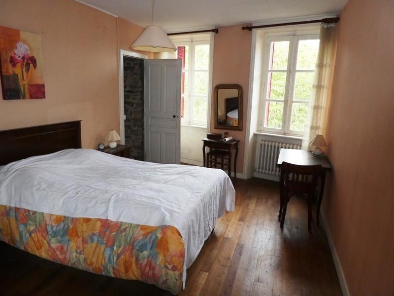 Maison en pierre - 128 m² - 7 pièces