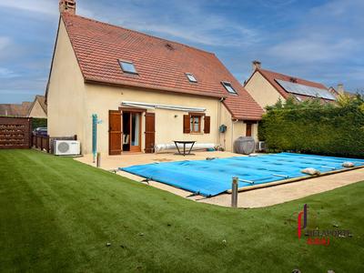 Maison traditionnelle - 110 m² - 6 pièces