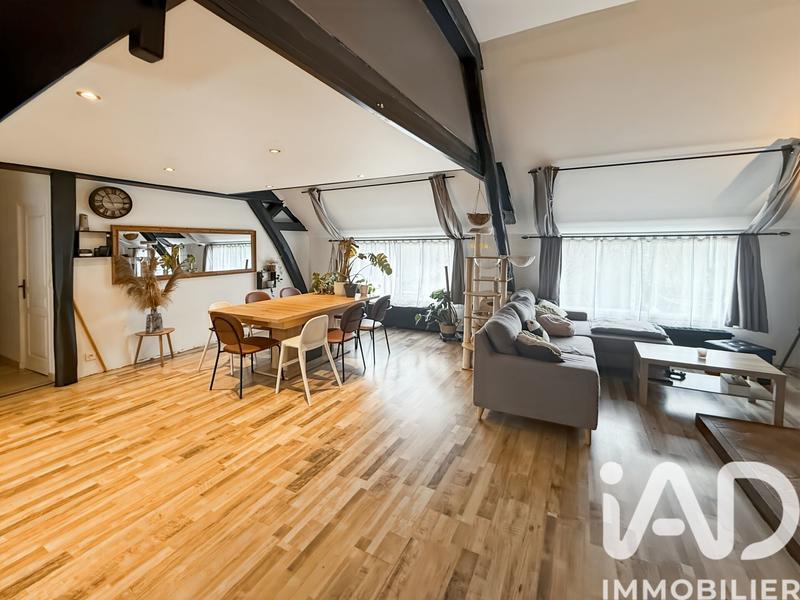 Maison - 216 m² - 7 pièces