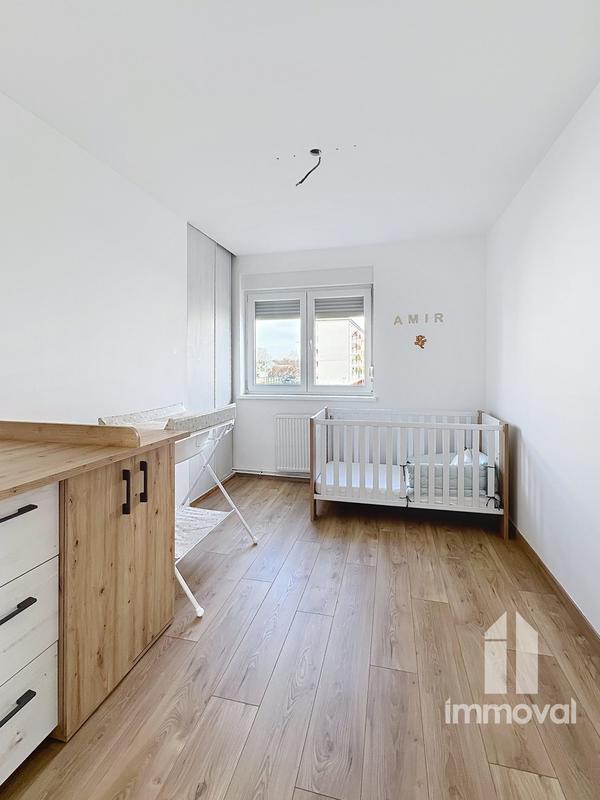 Appartement - 85 m² - 5 pièces