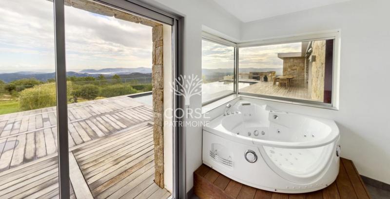 Villa - 325 m² - 10 pièces