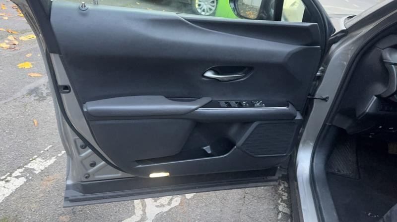 Lexus Ux 250h 2.0 Vvt-i 184 Hybrid Cvt Pack Business