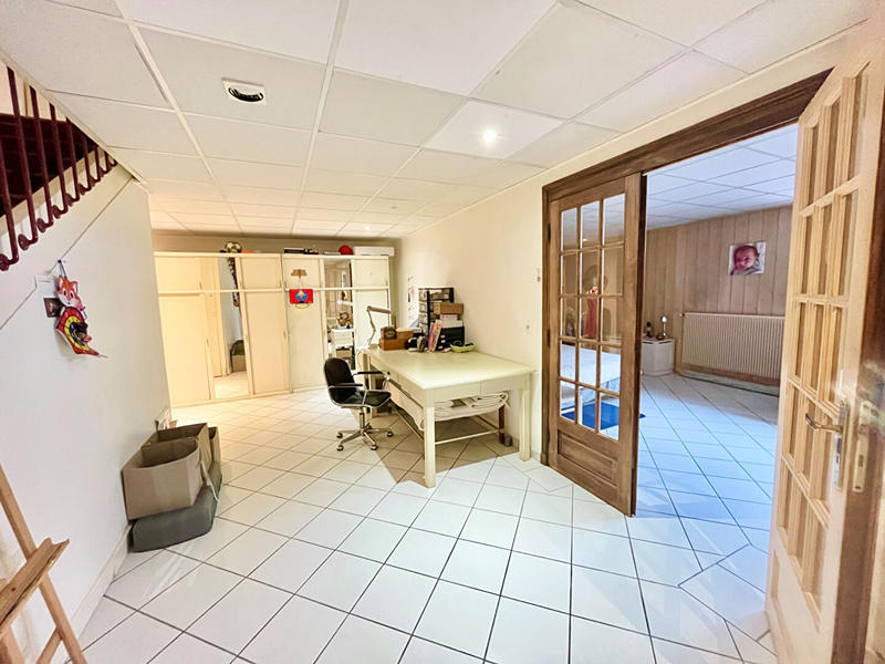 Maison - 361 m² - 10 pièces