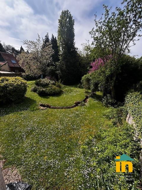 Demeure - 180 m² - 8 pièces