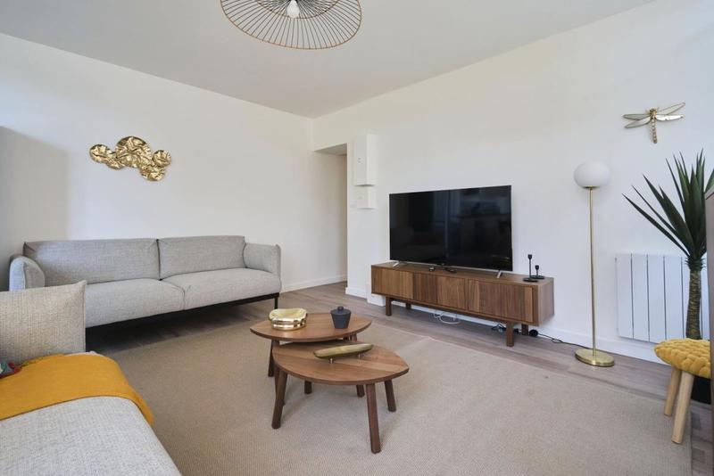 Appartement - 140 m² - 8 pièces